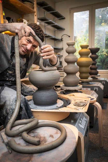 Dieter Telemans 'Grote vaas opbouwen met colombins op de draaischijf' 7-8 november 2026